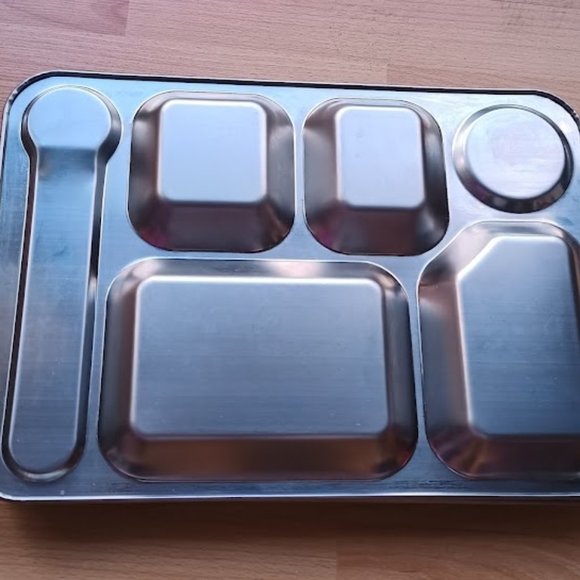 Fasmov 4 Pack Stainless Steel Rectangular Divided Dinner Tray - Picture 6 of 6